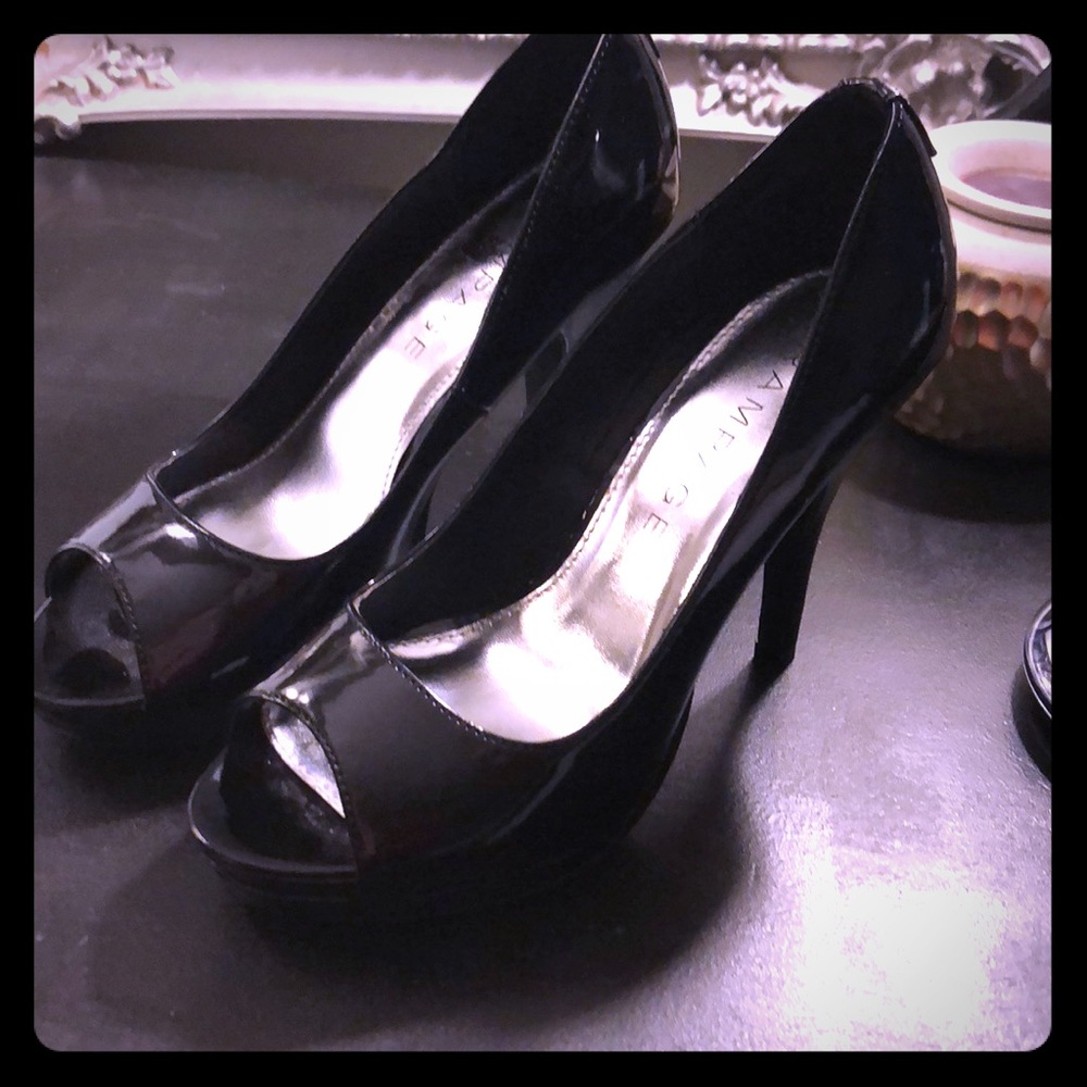 Rampage peep toe pumps black